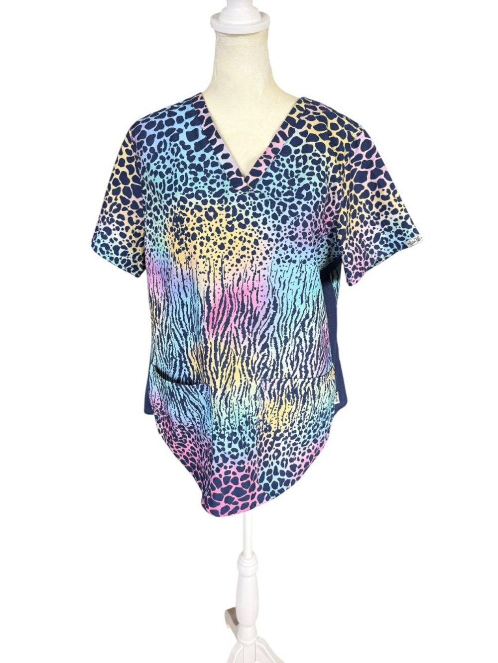 Ava Therese multicolored leopard and zebra print v-neck scrub top size medium